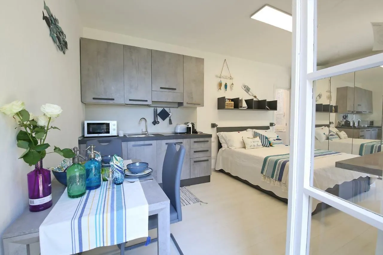 Apartment A Lago Private Beach And Parking Oliveto Lario Italien